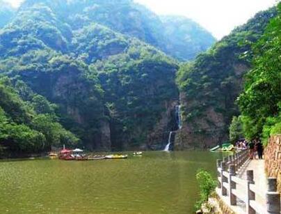 平頂山魯山龍?zhí)秿{拓展基地